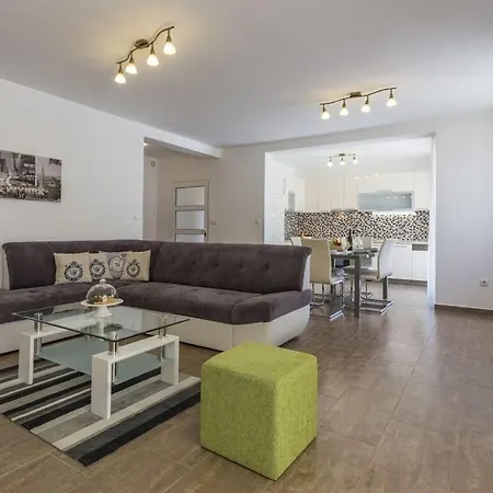 Lorena Comfortable Feriehus Banjole