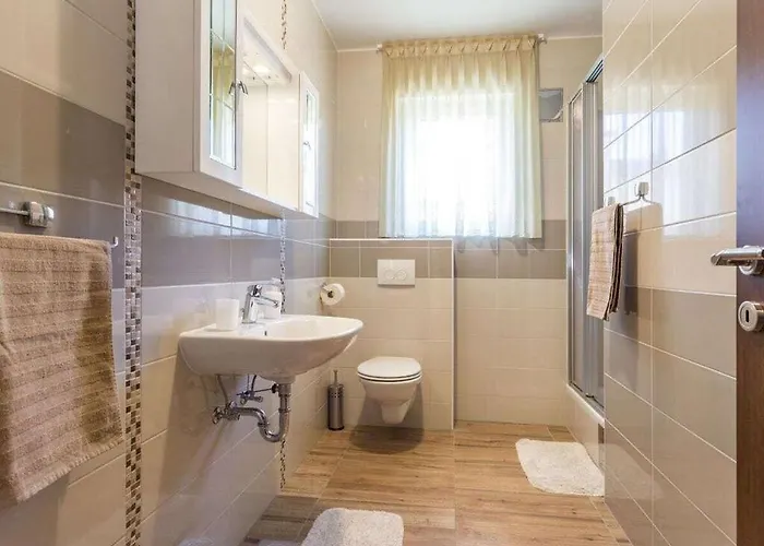 Lorena Comfortable * Banjole