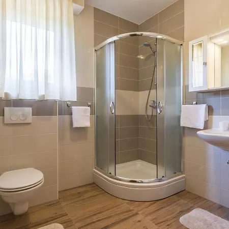 Lorena Comfortable Ferienhaus Banjole